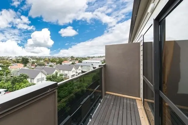 Oda, 1 En Büyük (King) Boy Yatak, Balkon