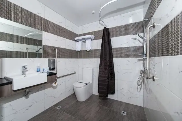Oda, 1 En Büyük (King) Boy Yatak, Balkon