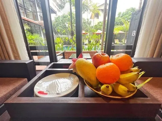 Deluxe Tek Büyük Yataklı Oda, Havuz Kenarı
