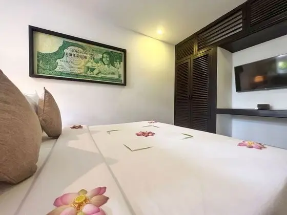 Deluxe Tek Büyük Yataklı Oda, Havuz Kenarı