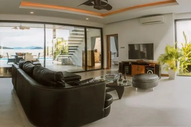 Luxury Beachfront Pool Villa