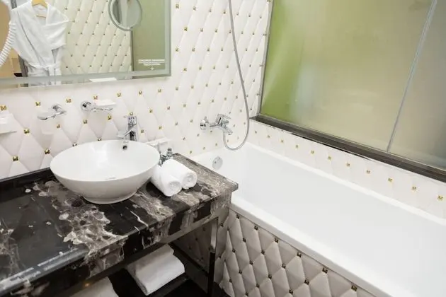 Luxury Oda, 1 En Büyük (King) Boy Yatak