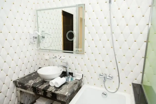 Luxury Oda, 1 En Büyük (King) Boy Yatak