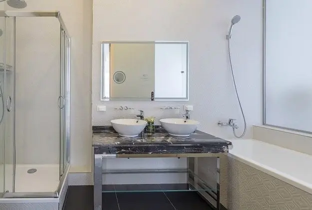 Luxury Oda, 1 En Büyük (King) Boy Yatak