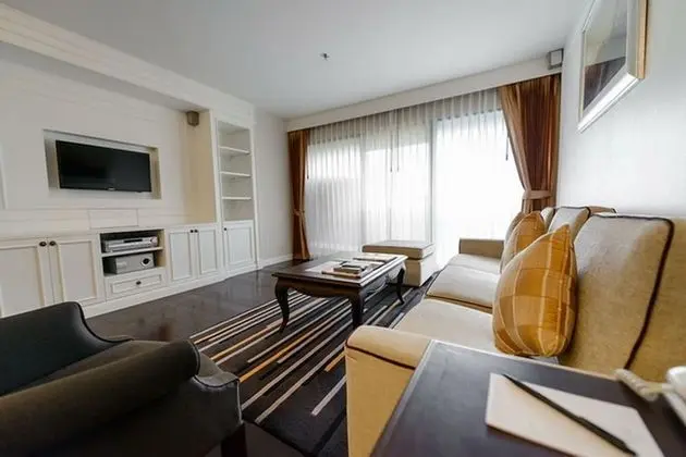 One Bedroom Platinum Suite