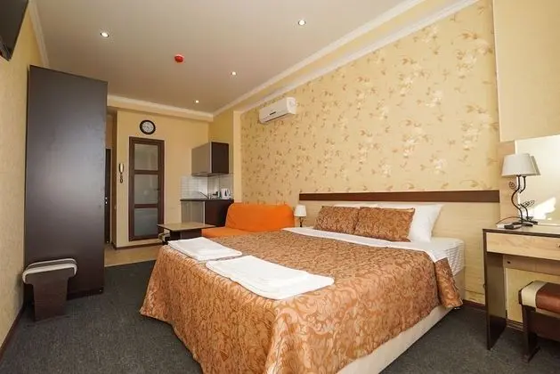 Üç Kişilik Oda, Balkon (Studio)