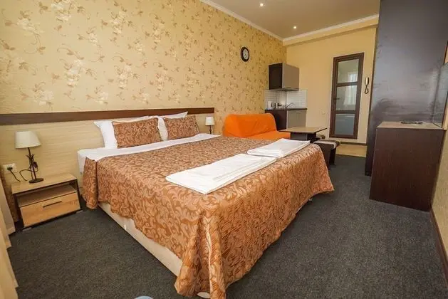 Üç Kişilik Oda, Balkon (Studio)