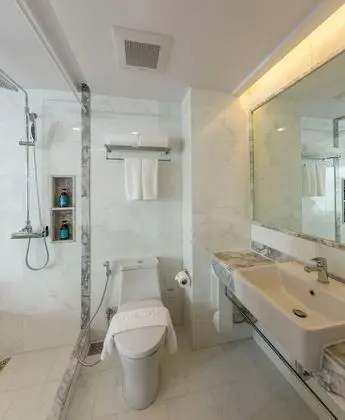 Deluxe Tek Büyük Yataklı Oda, Kısmi Deniz Manzaralı