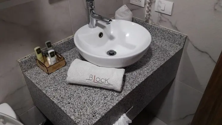 Standard Oda, 1 En Büyük (King) Boy Yatak, Küçük Mutfak