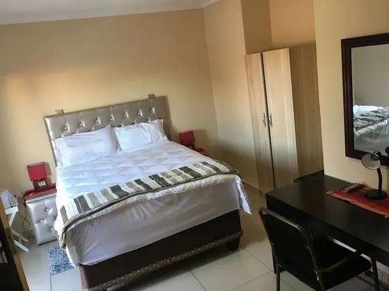 Luxury Tek Büyük Yataklı Oda