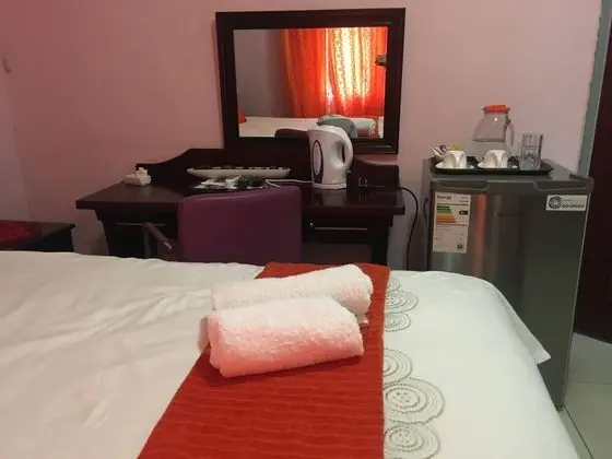 Standard Tek Büyük Yataklı Oda