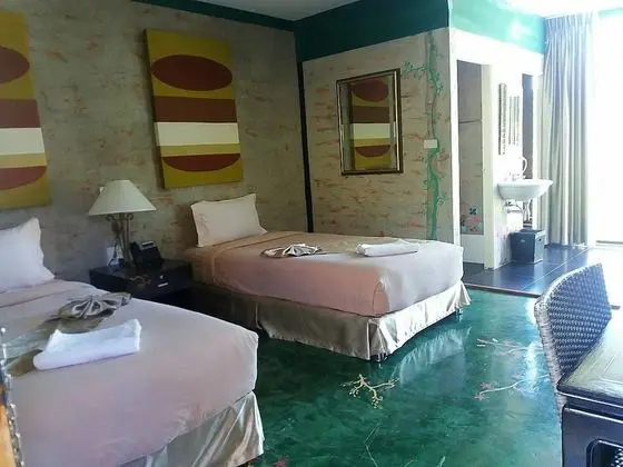 Glass Room