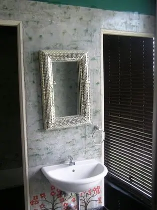 Glass Room