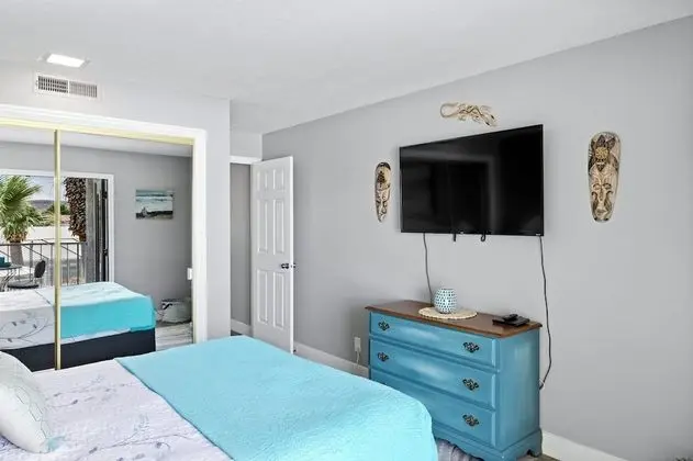 Daire, 1 Büyük (Queen) Boy Yatak ve Çekyat, Balkon, Havuz Manzaralı