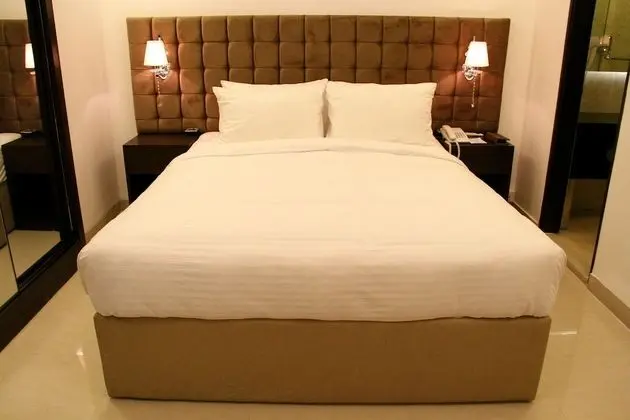Deluxe Tek Büyük Yataklı Oda, 1 Yatak Odası, Sigara İçilebilir, Şehir Manzaralı