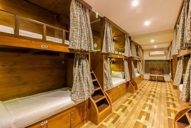 Deluxe Ortak Ranzalı Oda, Sadece erkekler için