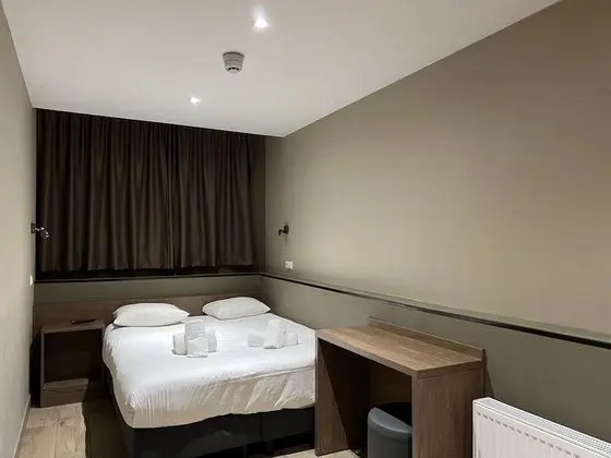 Tek Büyük Yataklı Oda (basement)
