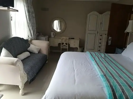 Luxury King with Balcony Sea View