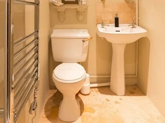 Tek Büyük Yataklı Oda, Banyolu/Duşlu