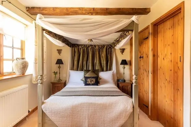 Tek Büyük Yataklı Oda, Banyolu/Duşlu