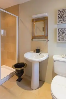 Tek Kişilik Oda, Banyolu/Duşlu