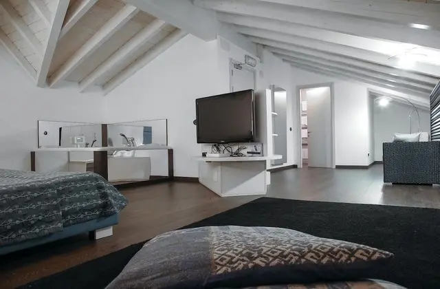 Standard Tek Büyük veya İki Ayrı Yataklı Oda