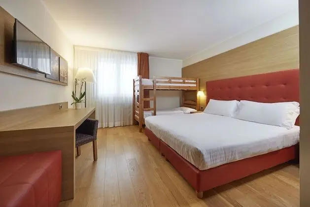 Standard Dört Kişilik Oda, Balkon