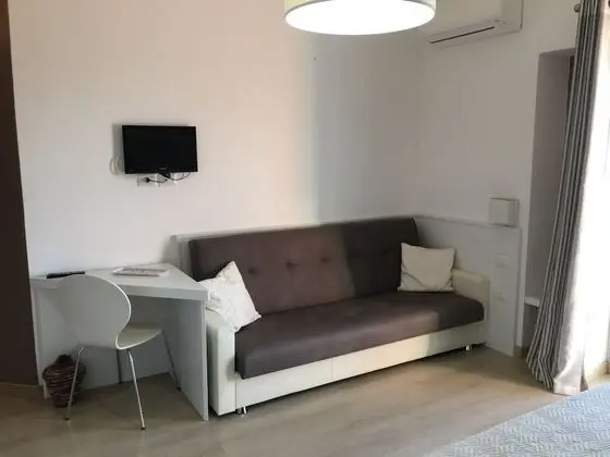 Üç Kişilik Oda (Sole)