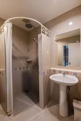 Deluxe Tek Büyük veya İki Ayrı Yataklı Oda, Havuz Kullanımı