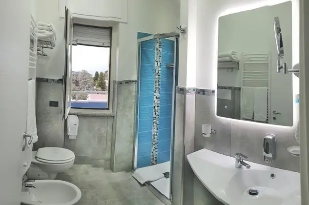 Superior Üç Kişilik Oda, Deniz Manzaralı