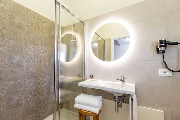 Deluxe Tek Büyük veya İki Ayrı Yataklı Oda, Deniz Manzaralı