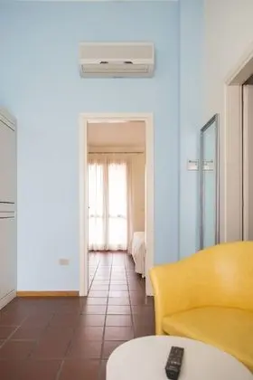Süit, Havuz Kenarı