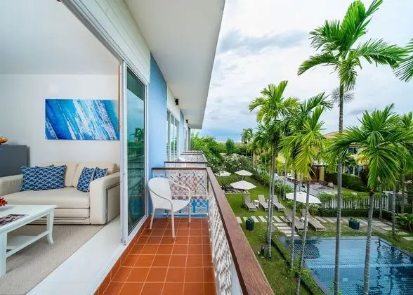 Blu Deluxe Pool View