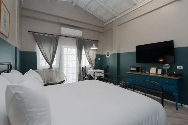 Deluxe Double Bed with Loft Bed