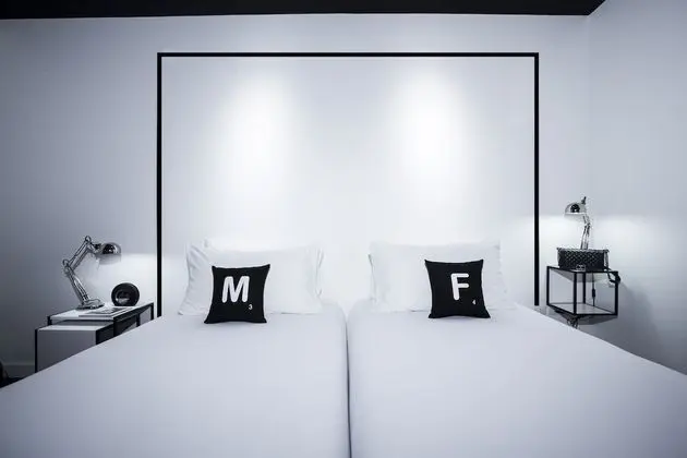 Deluxe Twin with outside Bathtub - Free Co-Working space 24 hrs.