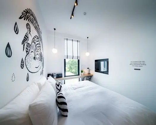 Chimpanzee pod (King bed)