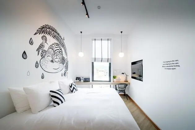 Chimpanzee pod (King bed)