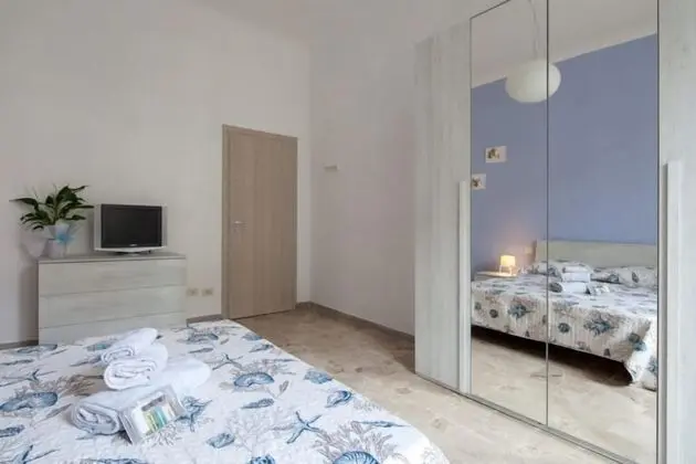 Standard Tek Büyük Yataklı Oda, Ortak Banyo (Portovenere)