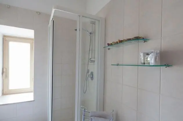 Tek Büyük Yataklı Oda, Ortak Banyo (balcony, 5 Terre)