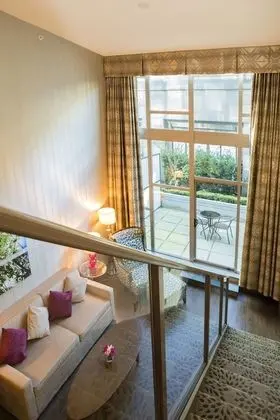 Çatı Katı (Loft), Teras