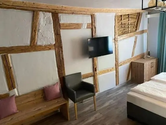 Exclusive Tek Büyük Yataklı Oda