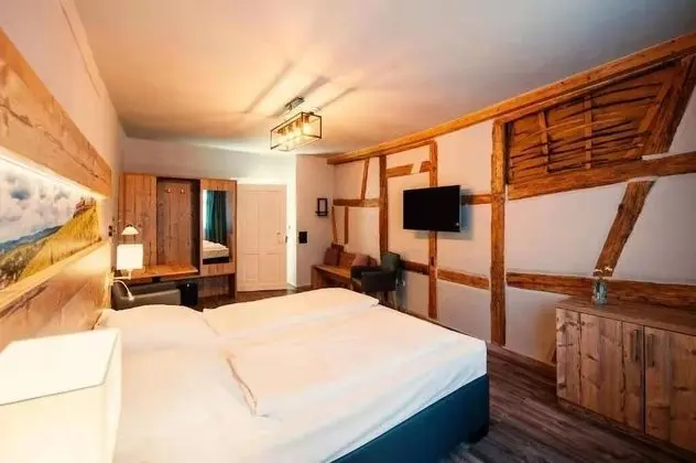 Exclusive Tek Büyük Yataklı Oda