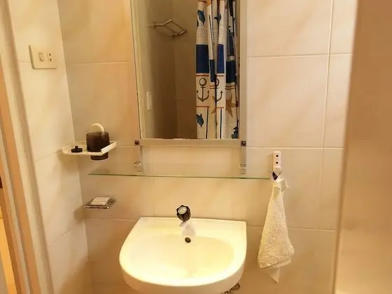 Üç Kişilik Oda