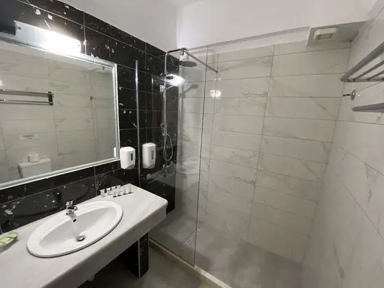 Double Room Pool Front Sharing Pool
