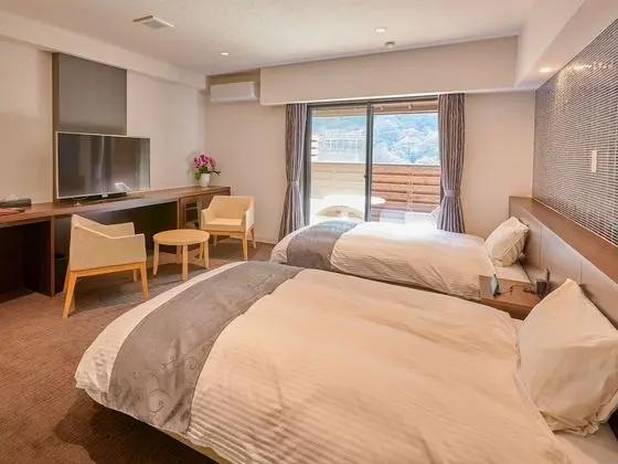 Superior Oda (Japanese and Western Style)