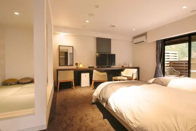 Superior Oda (Japanese and Western Style)