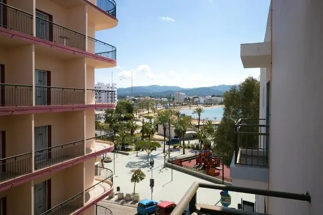 Basic Apart Daire, Balkon