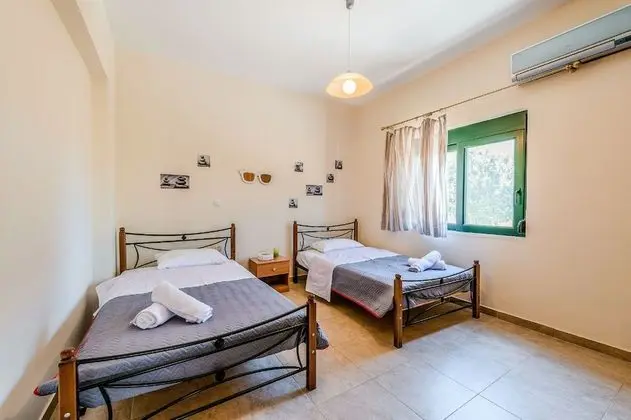 Villa (Seven Bedrooms)