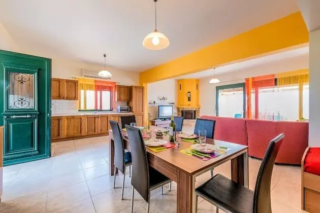 Villa (Seven Bedrooms)