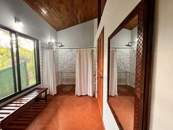 Deluxe Tek Büyük veya İki Ayrı Yataklı Oda, Engellilere Uygun